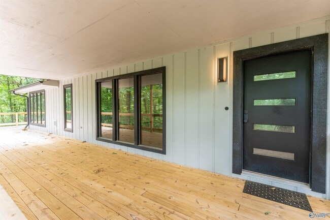 Photo - 206 Newcomb Rd