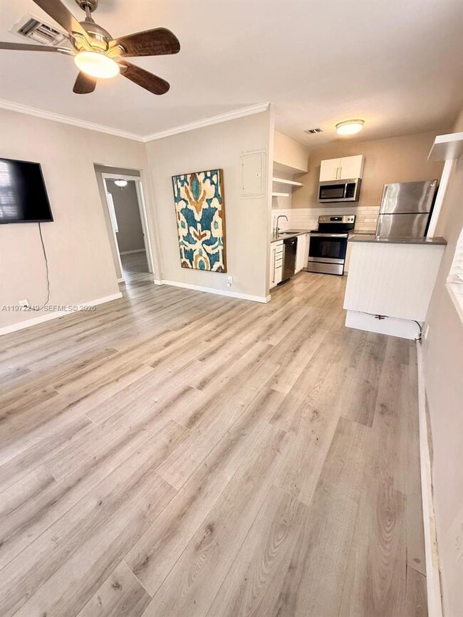 Photo - 1151 NE 18th St Unidad 1159