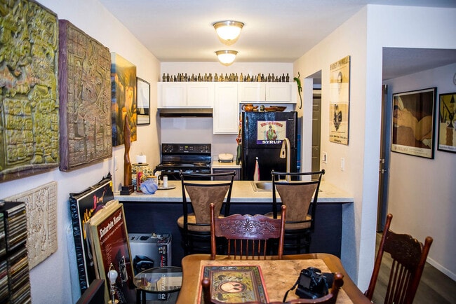 Photo - 381 Sherbundy St