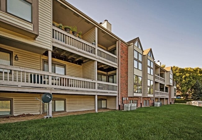 Photo - The Ellis Point!  Spacious and updated apa... Unit 6410-104