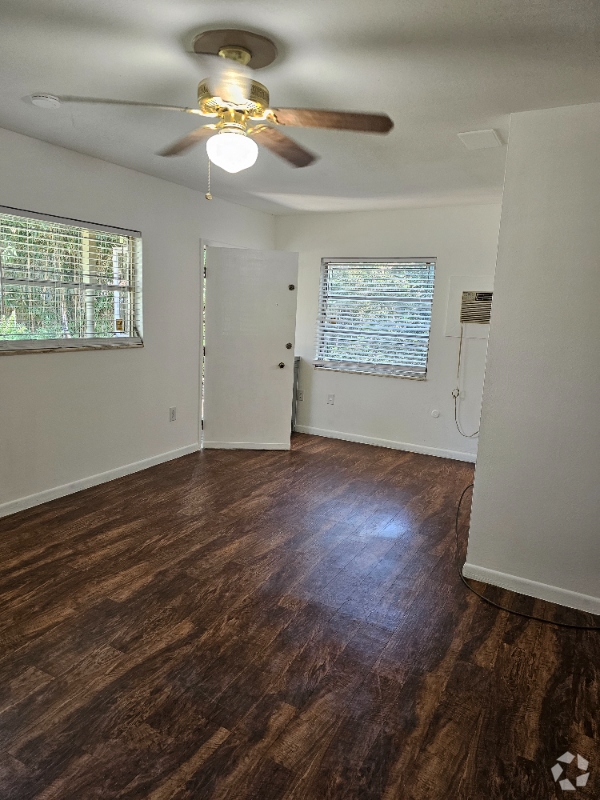 Building Photo - 8 N Ola Ave Unit 1 apt