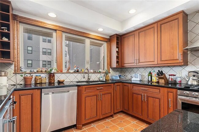 Photo - 18 Piedmont St Unit Fl 2