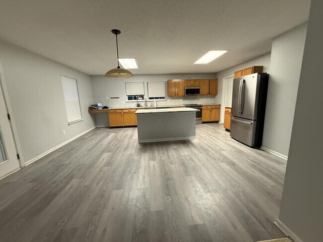 Photo - 14302 Holly Berry Cir