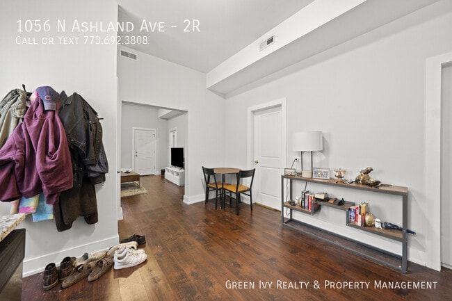 Photo - 1056 N Ashland Ave Unidad 2R
