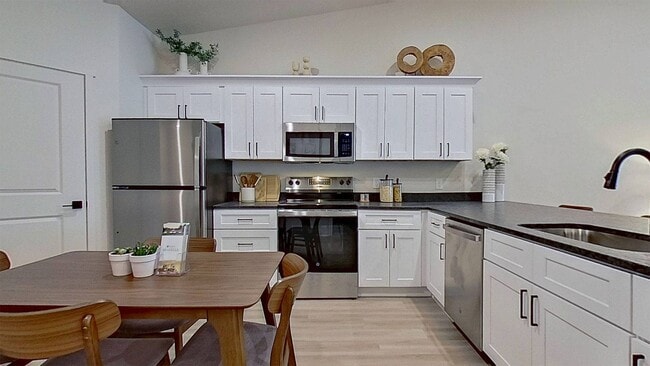 Building Photo - Arabella