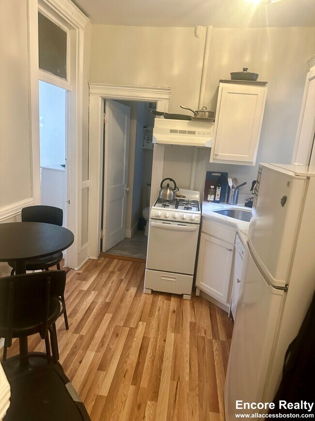 Photo - 38 Hemenway St Unidad 25