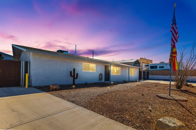 Building Photo - 2261 Sahara Dr Rental