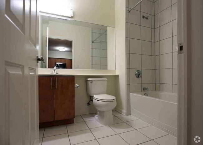 BATHROOM 2BR LOFT