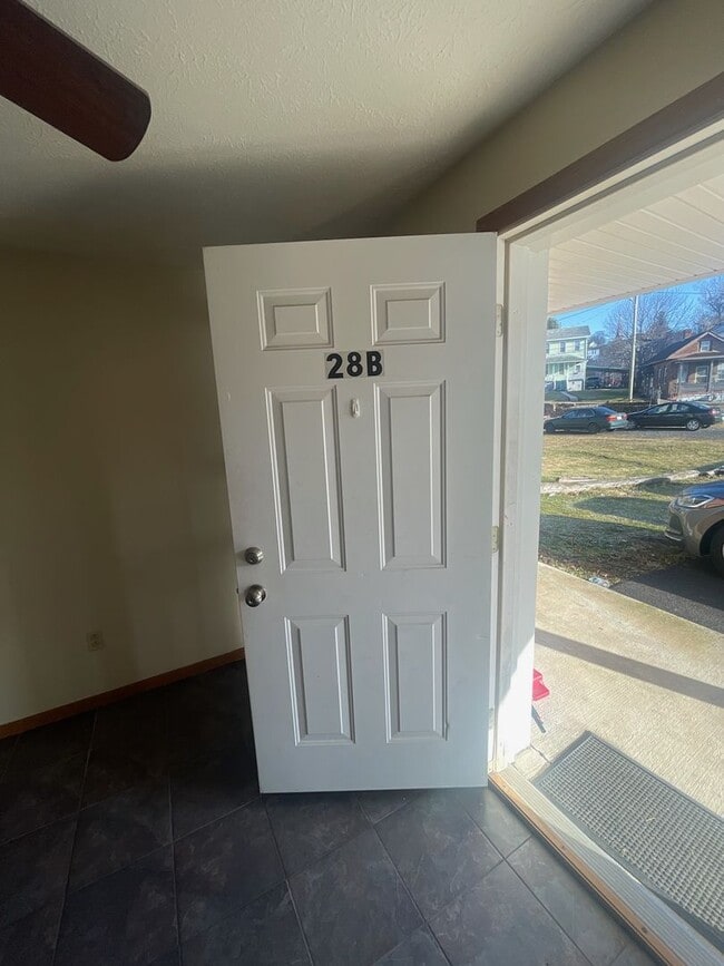Building Photo - 28 Paul St Unit 28B