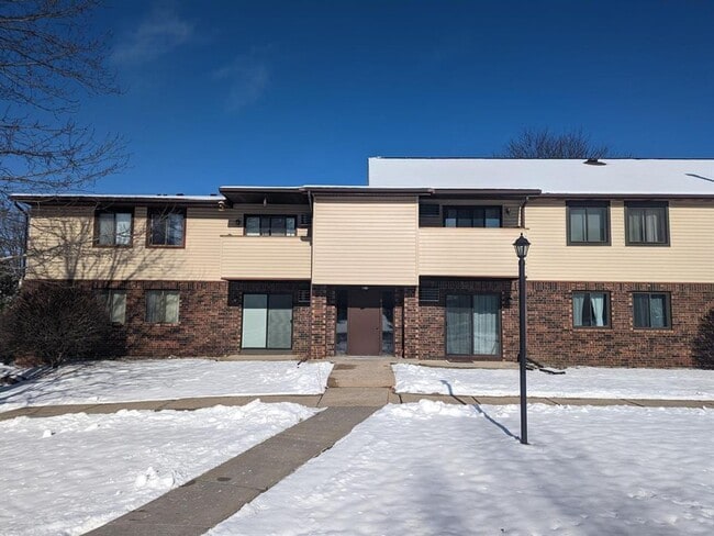 Photo - 841 N Gammon Rd