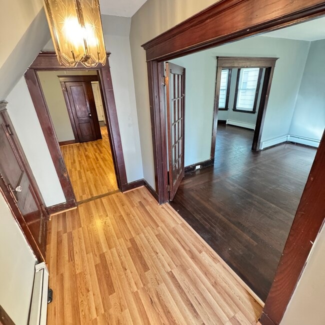 Building Photo - 89 Beacon St Unit 1