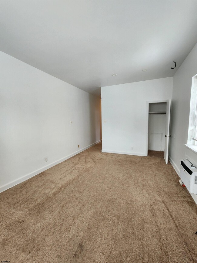 Photo - 19 S Weymouth Ave Unit 2B