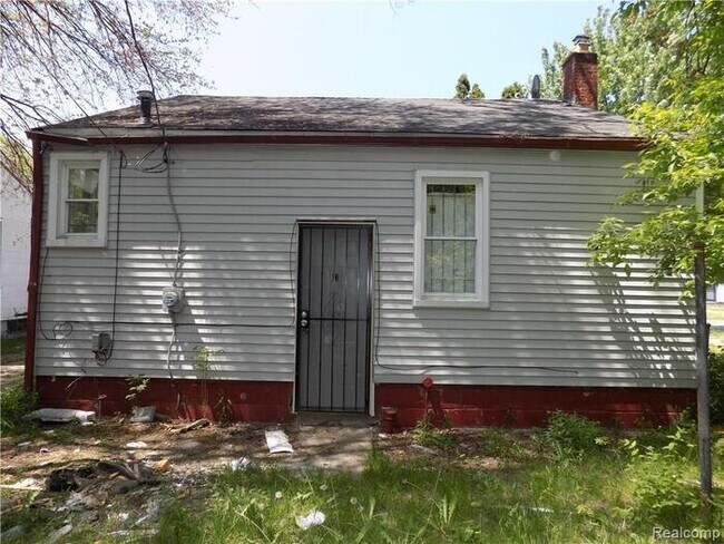 Photo - 18708 Shaftsbury Ave