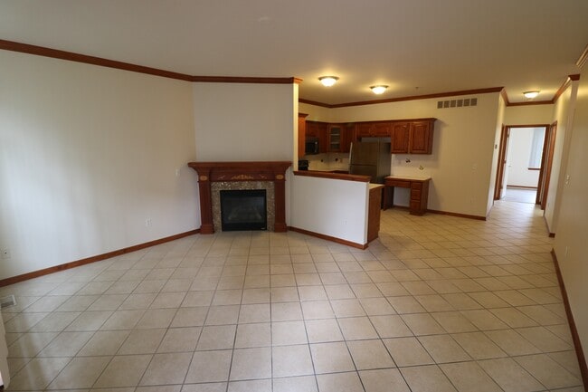 Building Photo - 14495 Vauxhall Dr Rental
