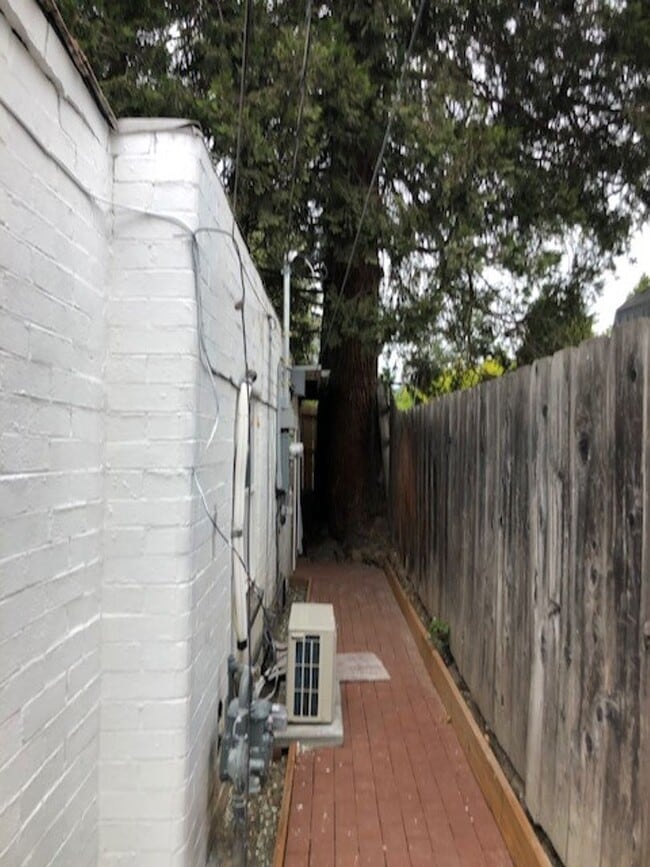 Photo - 1421 Florence Ln Unit 1421C