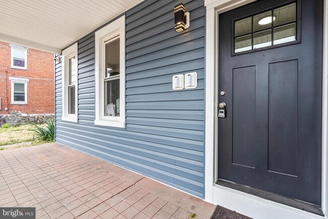 Photo - 753 W Washington St