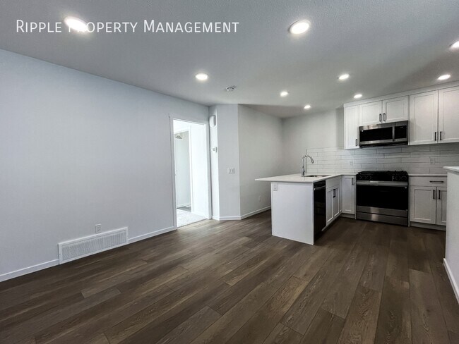 Photo - AMAZING 1 BED LANEWAY SUITE | MODERN LIVING IN THE ORCHARDS