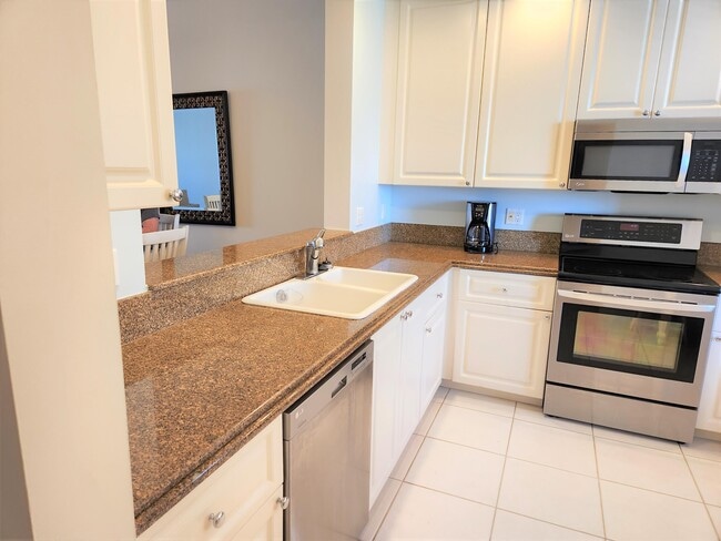 Photo - 9 Harbour Isle Dr E Unidad Ph-5