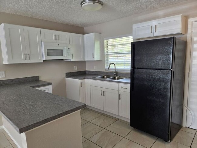 Photo - Cozy 2 bedroom/1 bath Duplex