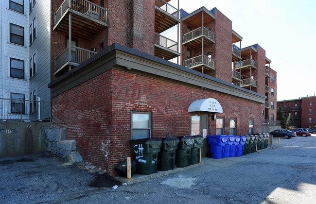 Elm Street Apartments