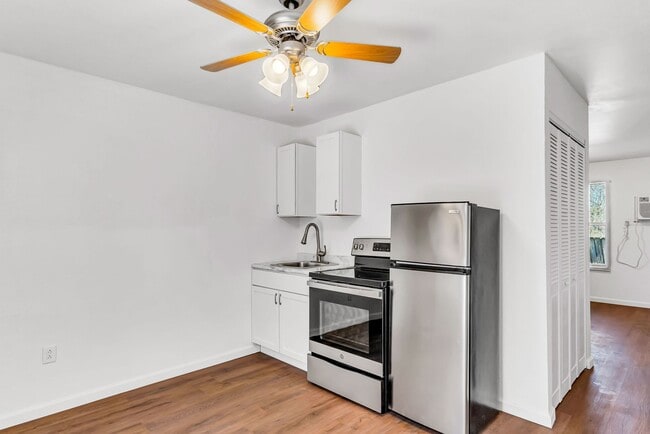Photo - Studio Apartment in Hollister, MO -  near  College of the Ozarks, Affordable Living- All Utilitie... Unidad 5