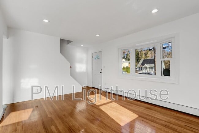 Photo - 25 Thorney Ave