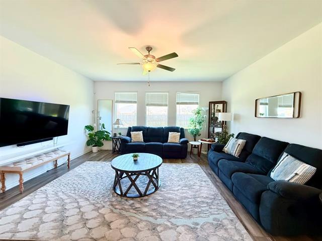 Photo - 1601 Lake Grove Dr