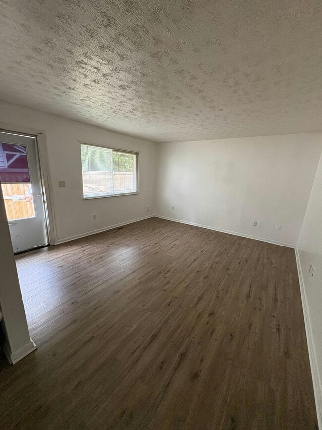 Photo - 56 Fernwood Ave Unit D