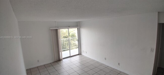 Photo - 4550 NW 9th St Unit 706E