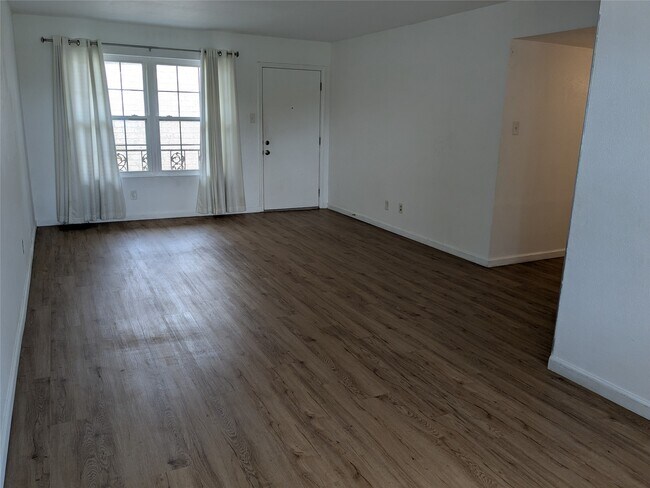 Photo - 5550 N Braeswood Blvd Unit 135
