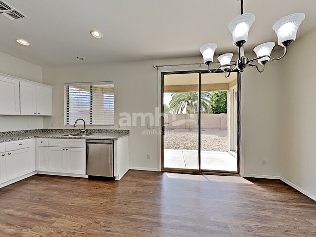 Photo - 9427 W Potter Dr