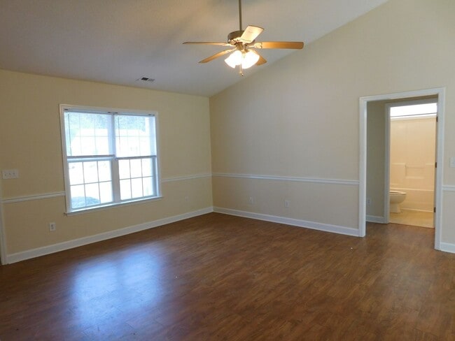 Photo - 113 Fairmount Way