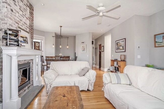 Building Photo - 609 Massachusetts Ave Unit 5