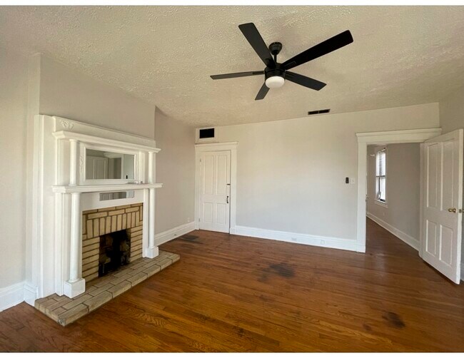 207 Western Ave Townhome Townhome Rental in Covington KY