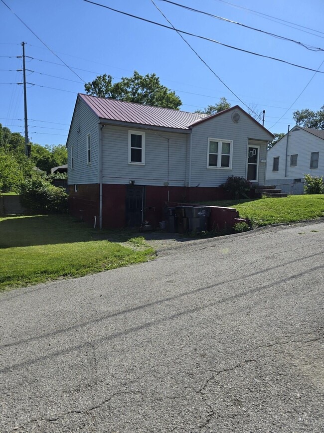 Photo - 204 S Robbins Ct