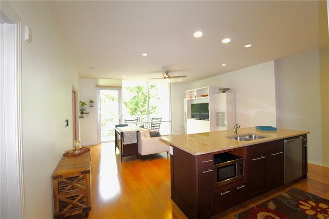 Photo - 1600 Barton Springs Rd Condo