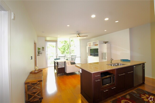 Building Photo - 1600 Barton Springs Rd Rental