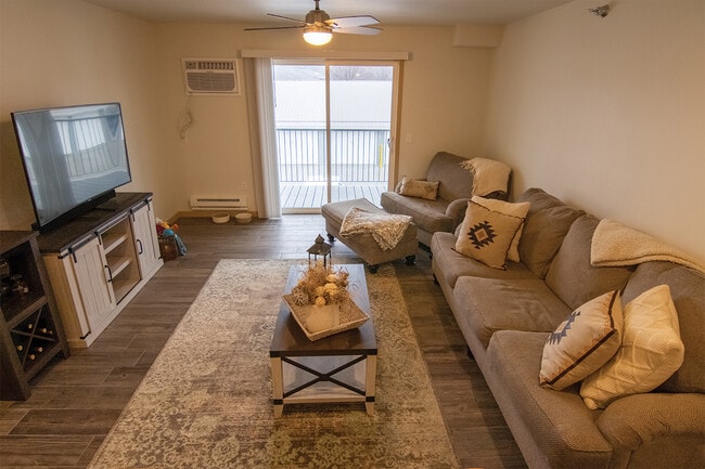 Photo - 9522 E 16 Frontage Rd