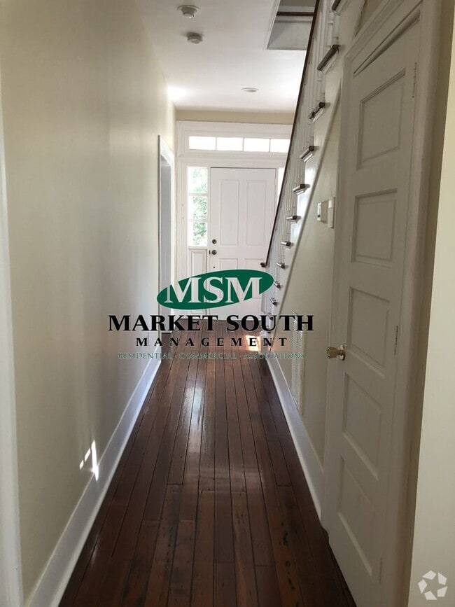 Building Photo - Beautifully Renovated Victorian Home