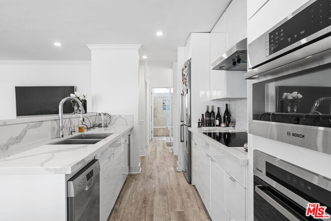 2884 Sawtelle Blvd Unit 117