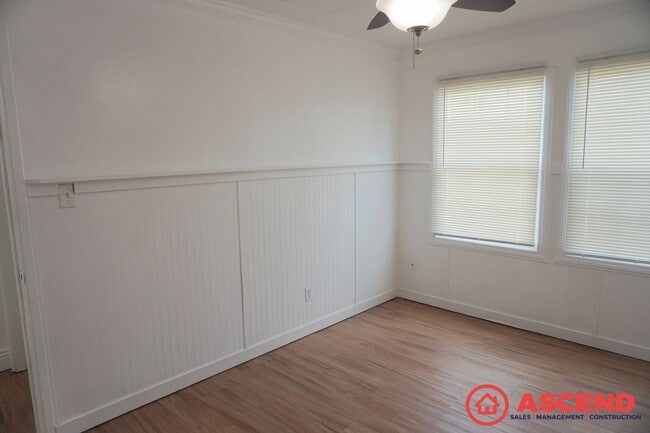 Photo - 3108 Oak Pl