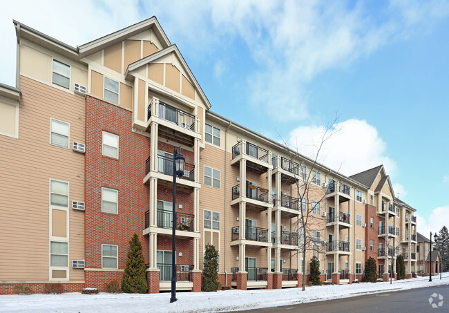 Berkshire Oconomowoc Senior Apartments - Berkshire Oconomowoc Senior Apartments