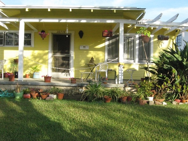 Building Photo - 10516 Blythe Ave