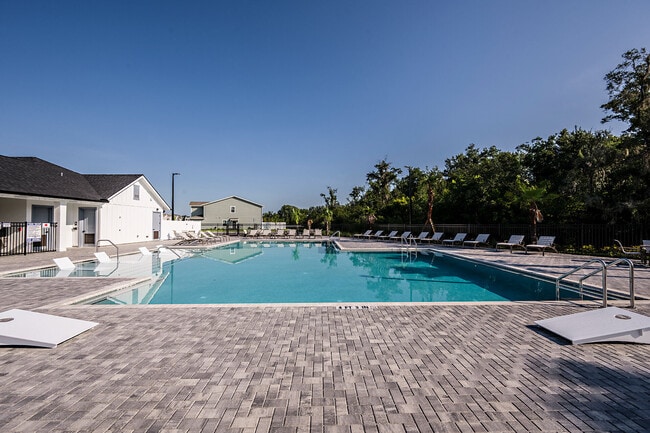 SkyMor Wesley Chapel apartments — community photo