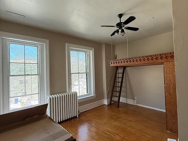 Photo - 223 Bates Ave Unidad 3