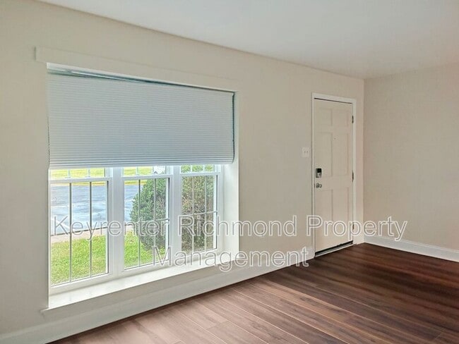 Photo - 735 Pleasant St