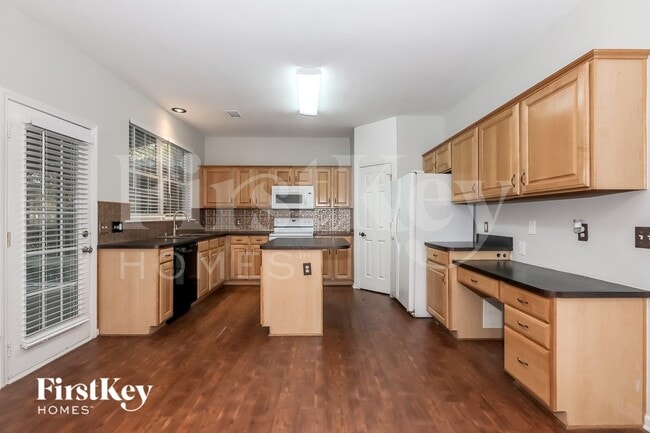 Photo - 6147 Creekview Ct