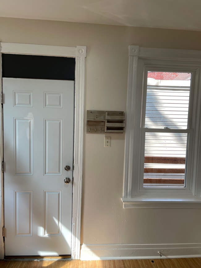 Building Photo - 305 N 5th Ave Unit #2 Rental