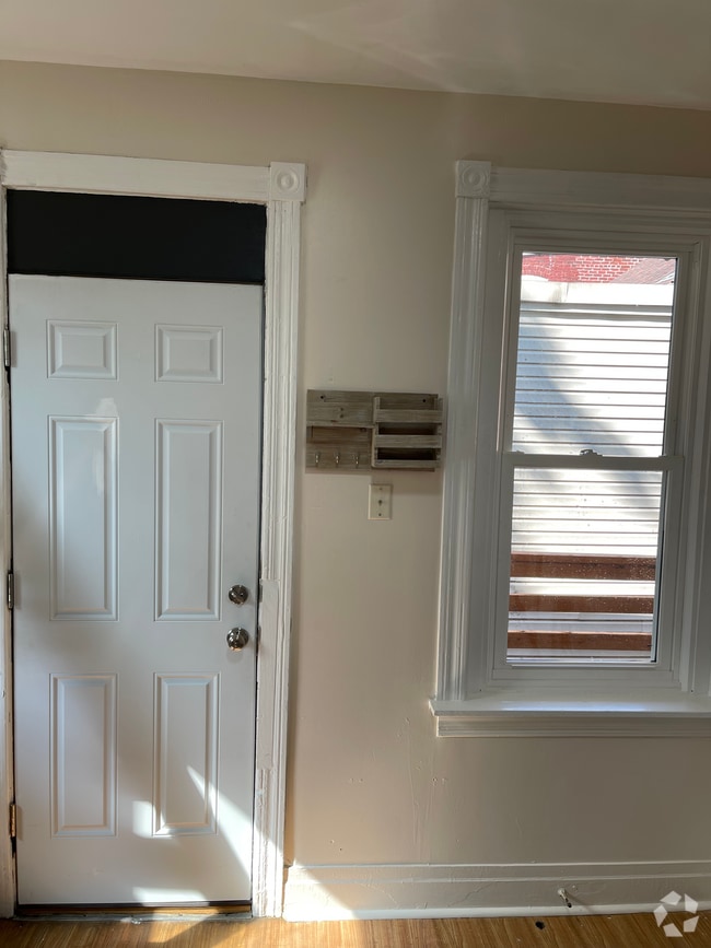 Building Photo - 305 N 5th Ave Unit #2 Rental