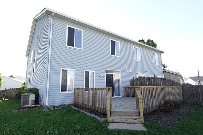 Photo - 310 Waubonsee Drive